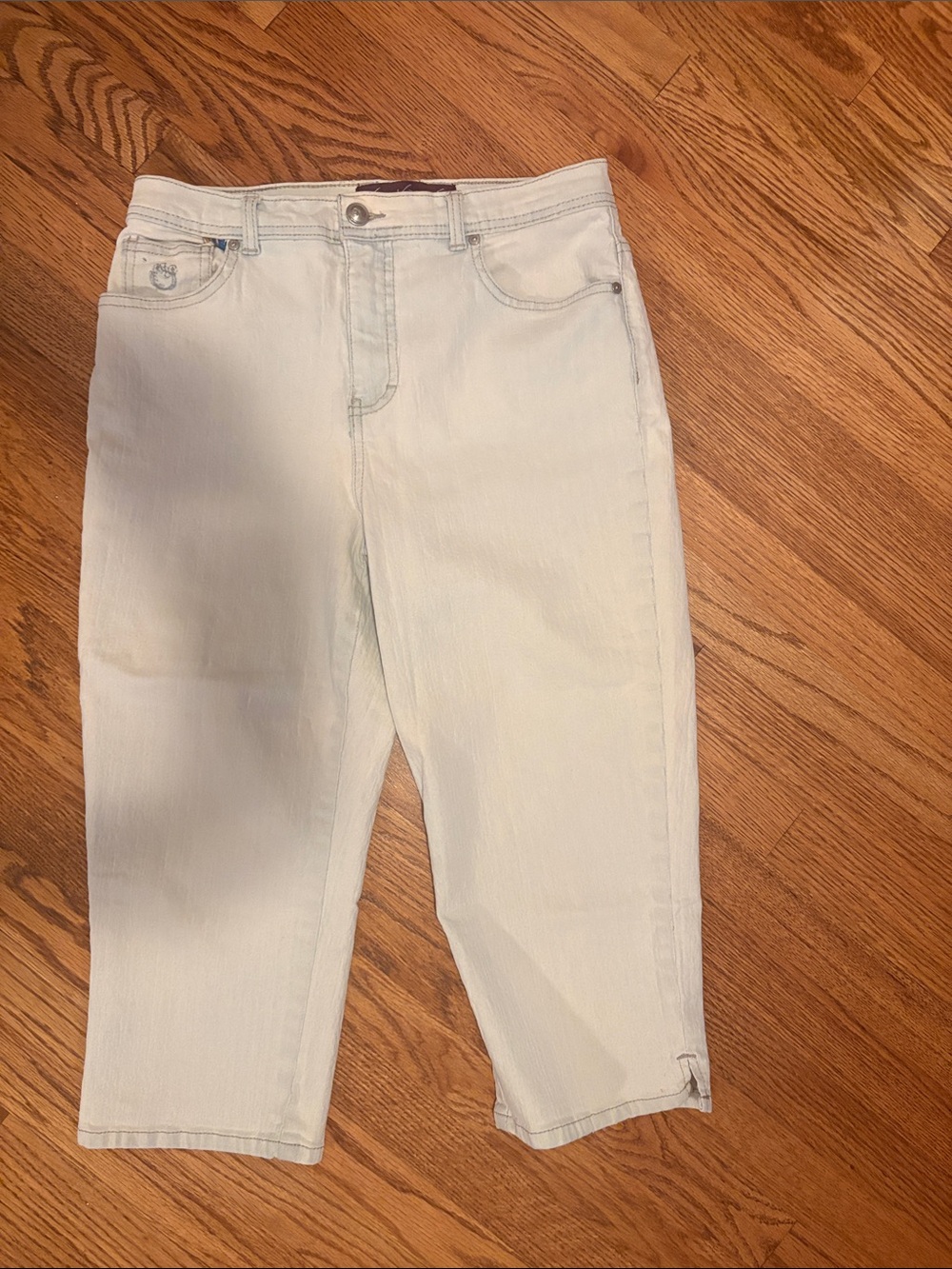 Gloria Vanderbilt Light Blue Cropped Jeans